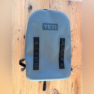 Yeti Panga 28L - Grey Like New